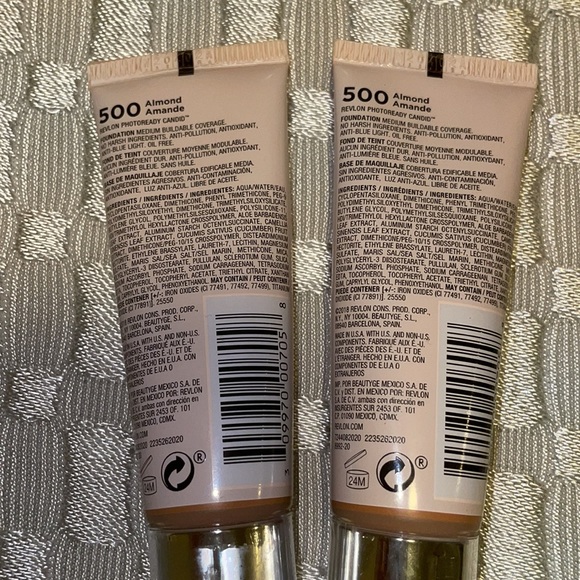 Revlon PhotoReady Candid Natural Finish Foundation - Picture 8 of 9